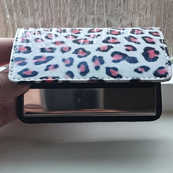 Business card holder. Animal print. - Picture 3 of 5